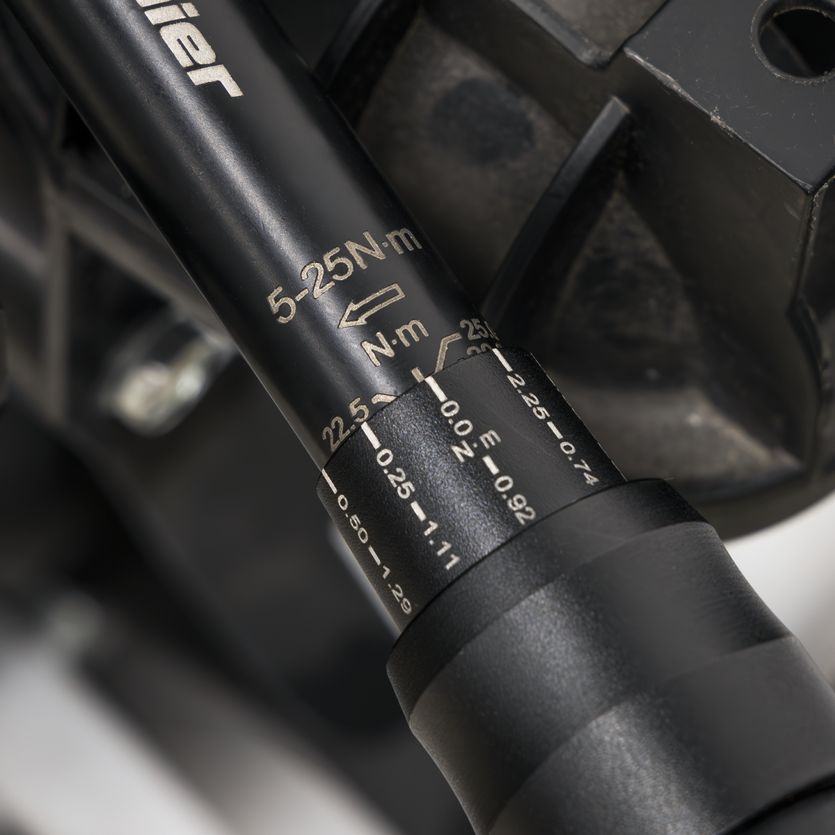 Premier Black STW901B Torque Wrench Micrometer 1/4"Sq Drive Calibrated 5-25Nm - Premier Black