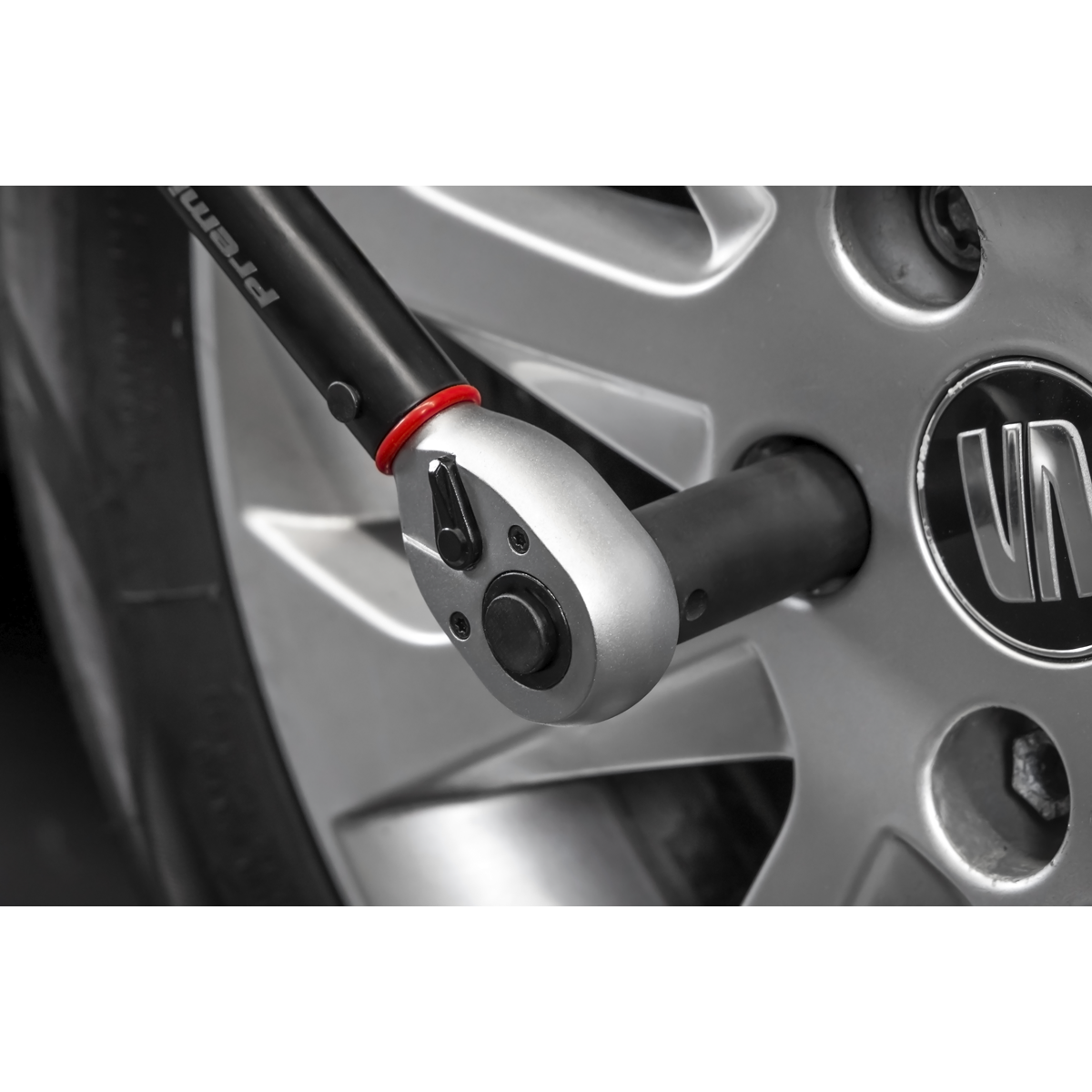Premier Black STW905B Premier Black Torque Wrench Micrometer 1/2"Sq Drive Calibrated 60-330Nm
