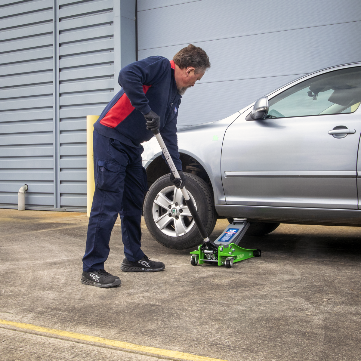 Sealey 2001LEHV Low Profile Rocket Lift Trolley Jack 2.25 Tonne - Green