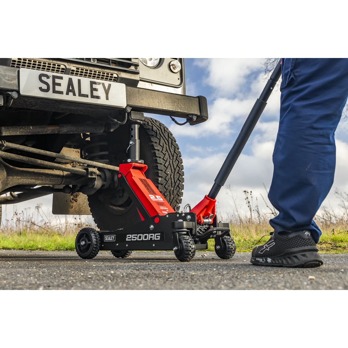 Sealey 2500RG Big Wheel Hybrid Trolley Jack for Off-Road Vehicles, SUVs, Vans & 4x4s with Super Rocket Lift 2.5 Tonne