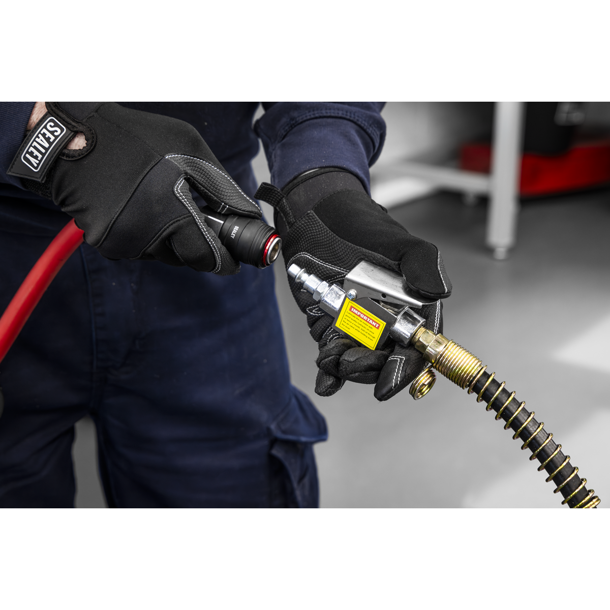 Sealey 6001A Viking Professional Long Reach Air/Manual Operation Trolley Jack with Rocket Lift 6 Tonne