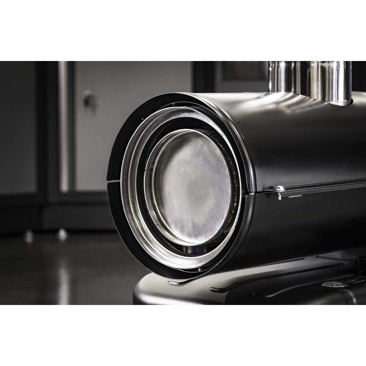 Sealey ABI600 Space Warmer® Indirect Kerosene/Diesel Heater with Wheels 68,000Btu/hr