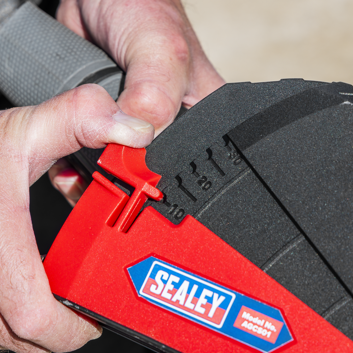 Sealey AGCS01 Adjustable Angle Grinder Cutting Shroud