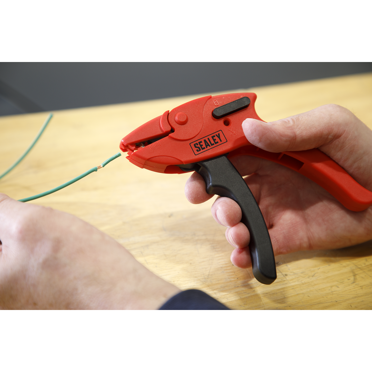 Sealey AK2269 Automatic Pistol Grip Wire Stripping Tool