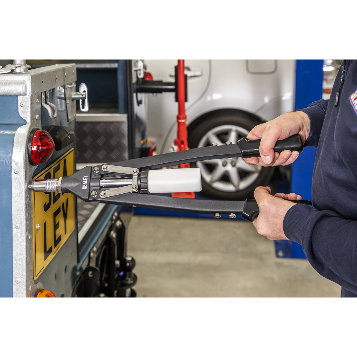 Sealey AK3981 Heavy-Duty Long-Arm Riveter with Collection Bowl