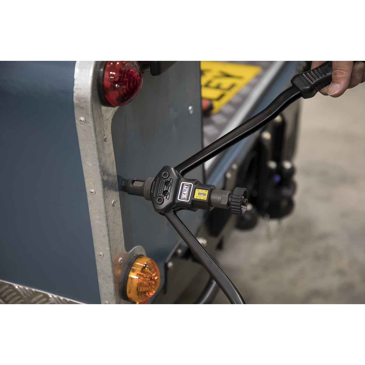 Sealey AK3985 Long-Arm Threaded Nut Riveter