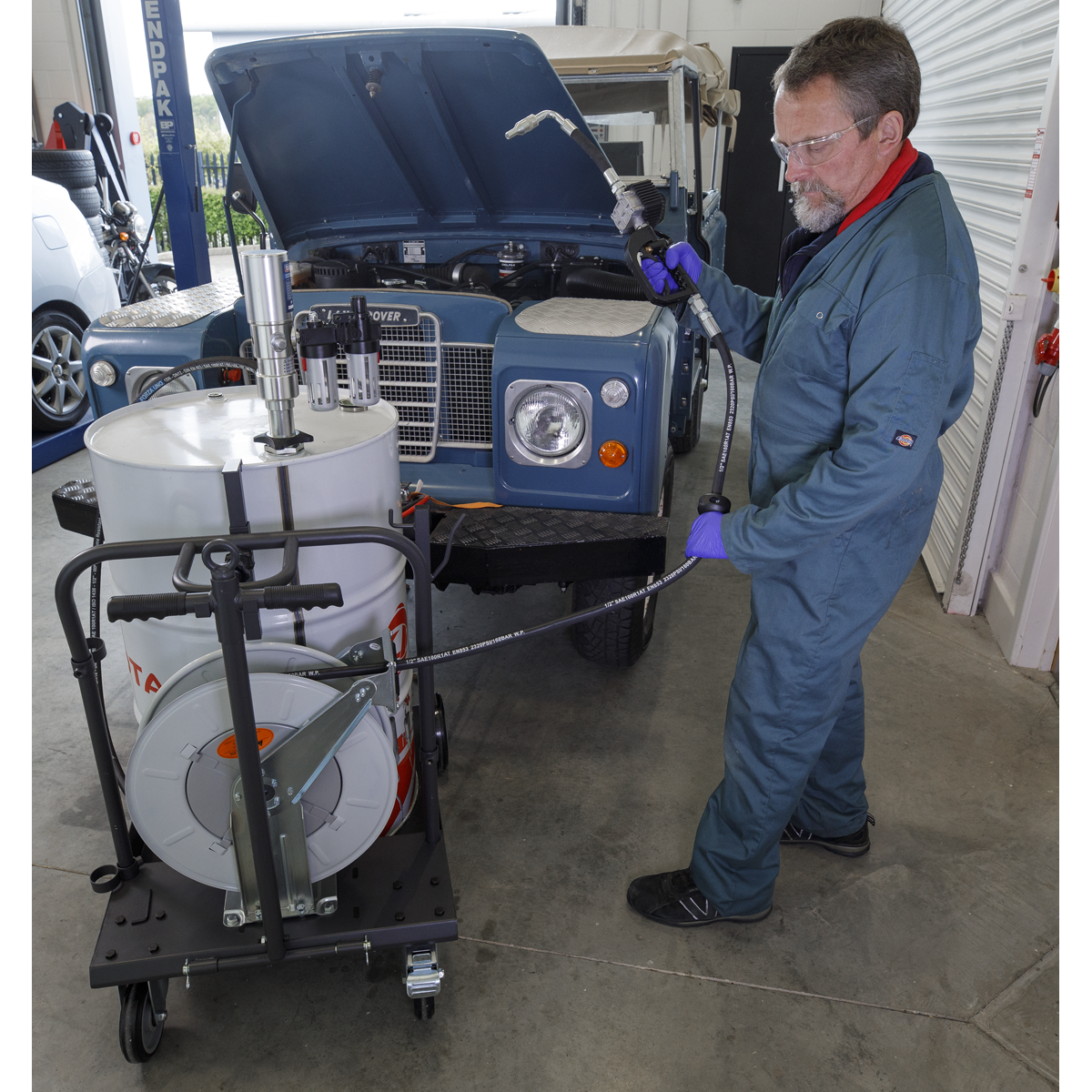 Sealey AK4562D Air Operated Oil Dispensing System with 10m Retractable Hose Reel