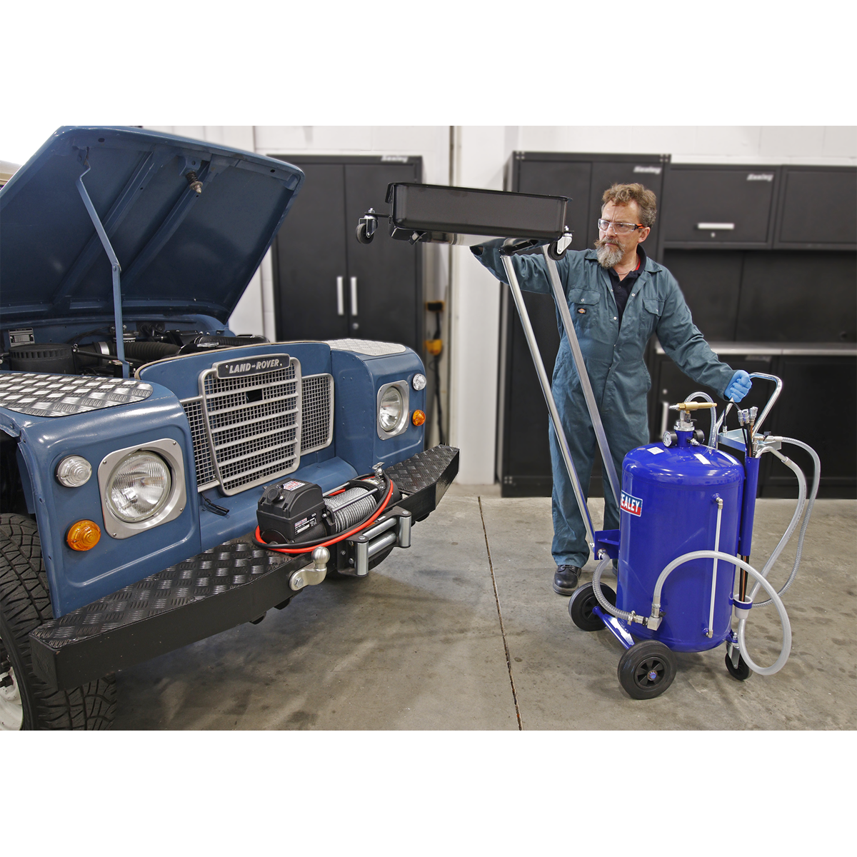 Sealey AK462DX Cantilever Air Discharge Mobile Oil Drainer with Probes 80L