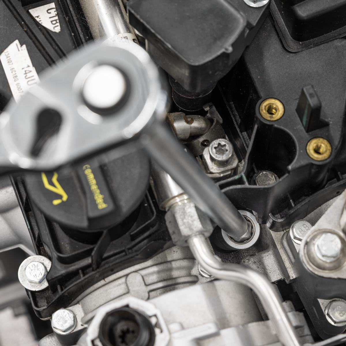 Sealey AK6576 Spark Plug Socket with Universal Joint & Extension 3/8"Sq Drive 12-Point 16mm