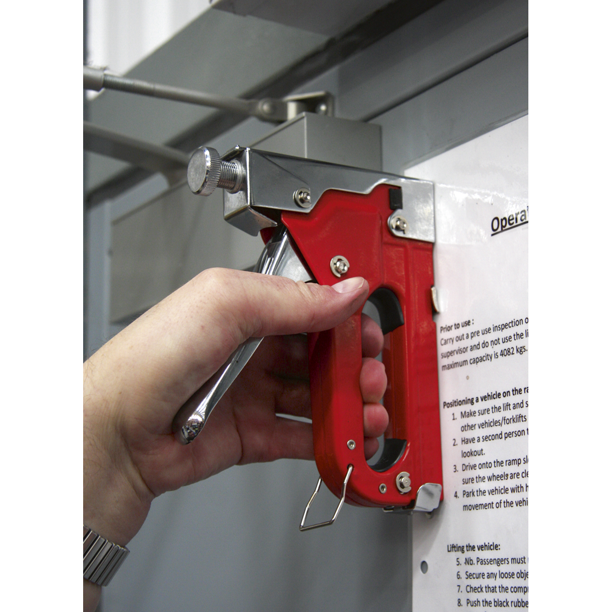 Sealey AK7061 Premier Heavy-Duty Staple & Brad Nail Gun