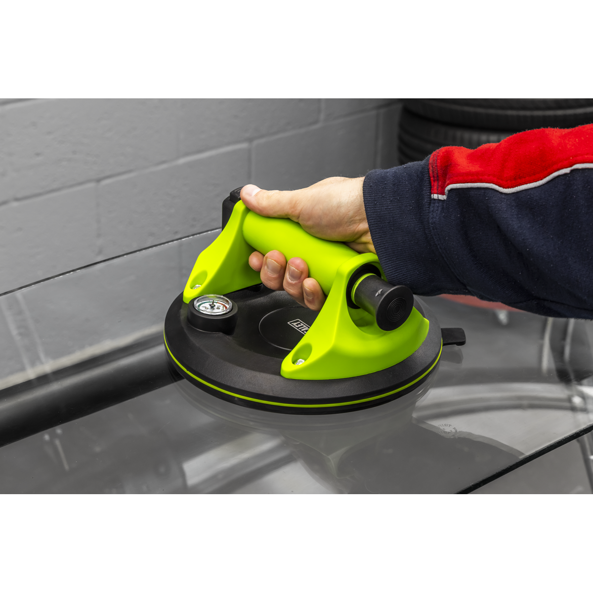 Sealey AK9894 Heavy Lift Suction Cup with Vacuum Grip Pressure Gauge