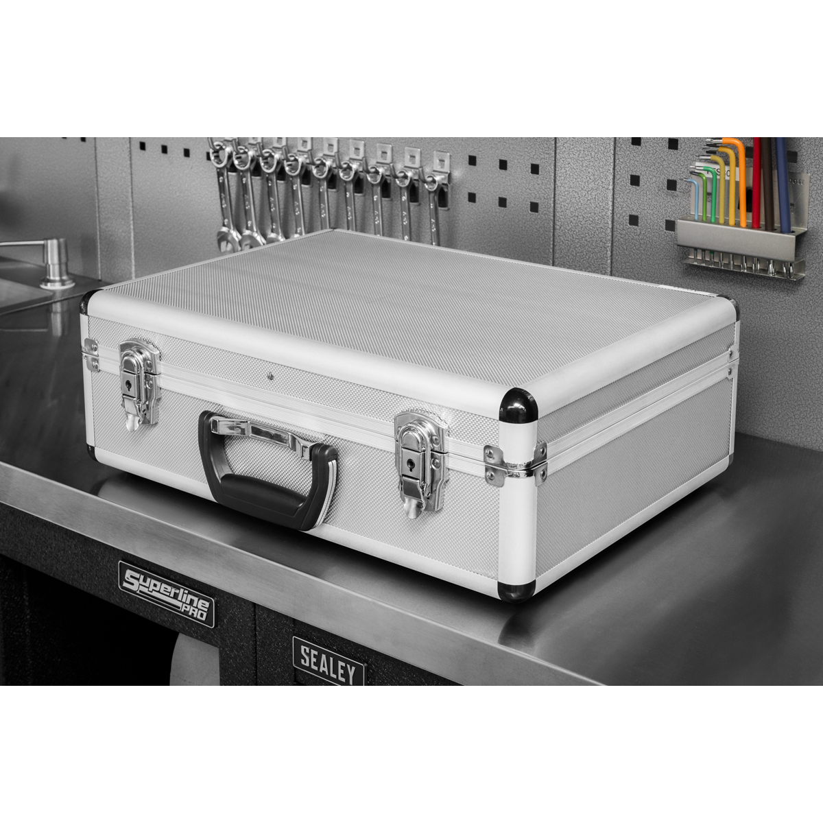 Sealey AP601 Aluminium Tool Case with Radiused Edges
