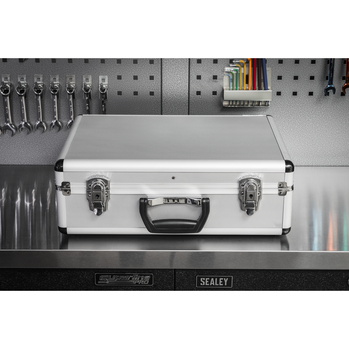 Sealey AP601 Aluminium Tool Case with Radiused Edges