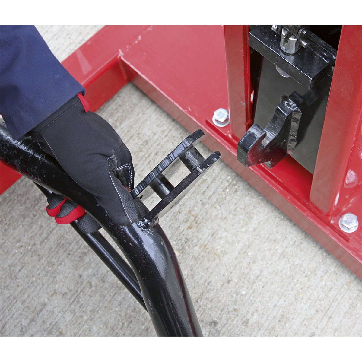 Sealey AVR1500FP Air/Hydraulic Vehicle Lift with Foot Pedal 1.5 Tonne