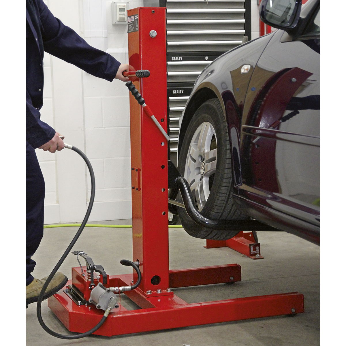 Sealey AVR1500FP Air/Hydraulic Vehicle Lift with Foot Pedal 1.5 Tonne