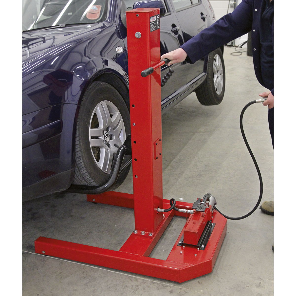 Sealey AVR1500FP Air/Hydraulic Vehicle Lift with Foot Pedal 1.5 Tonne