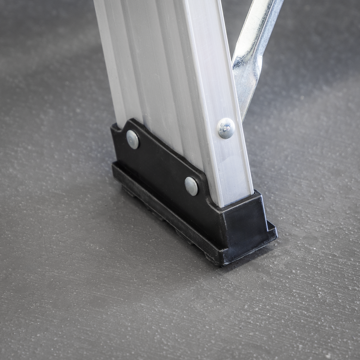 Sealey AXL12 Industrial Step Ladder 12-Tread Aluminium - BS EN 131