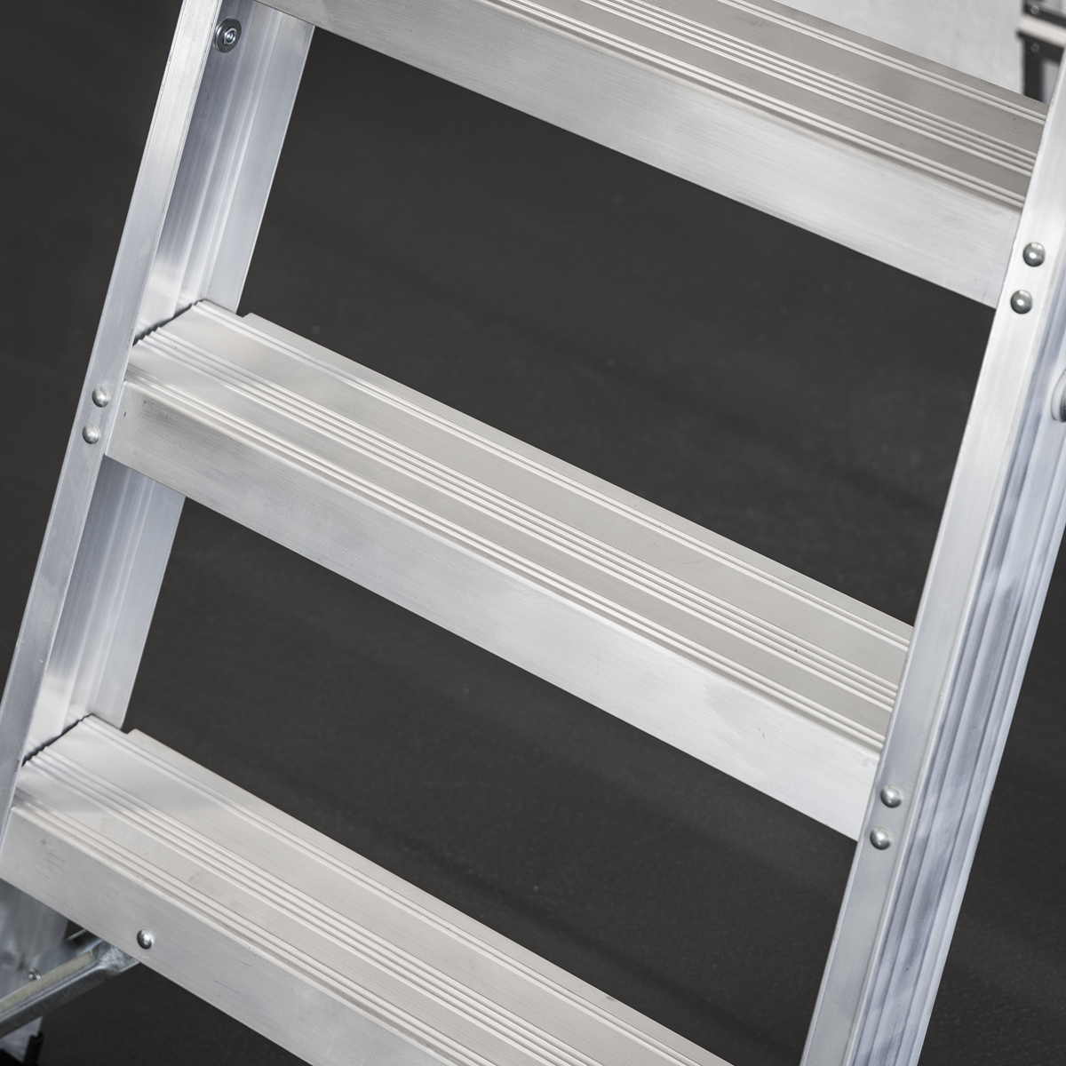 Sealey AXL12 Industrial Step Ladder 12-Tread Aluminium - BS EN 131