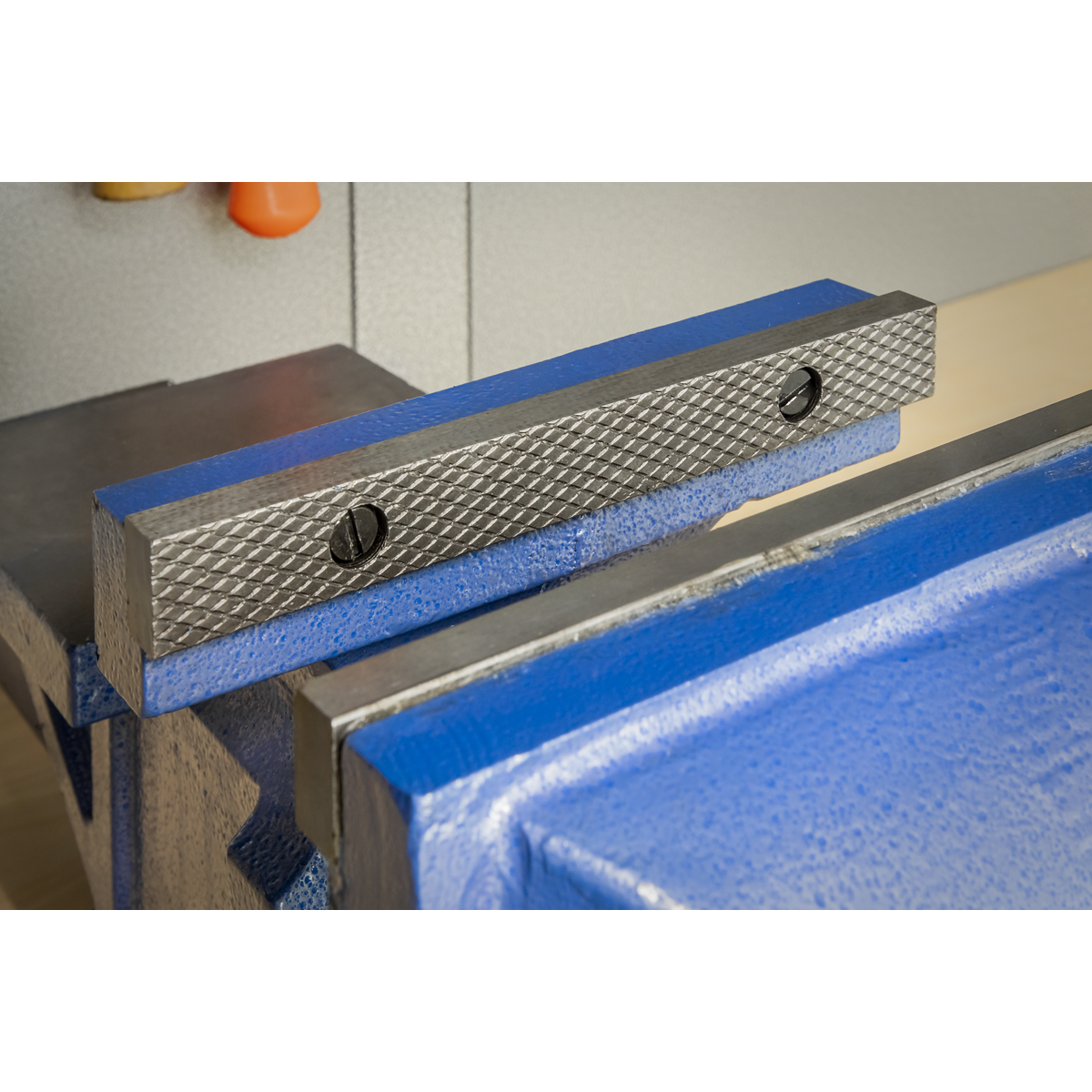 Sealey BGVDSCOMBO1 Professional Vice Stand Deal