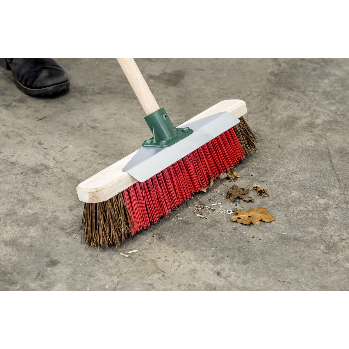 Sealey BM16SC Heavy-Duty Stiff/Hard Bristle Broom with Scraper 16"(405mm)