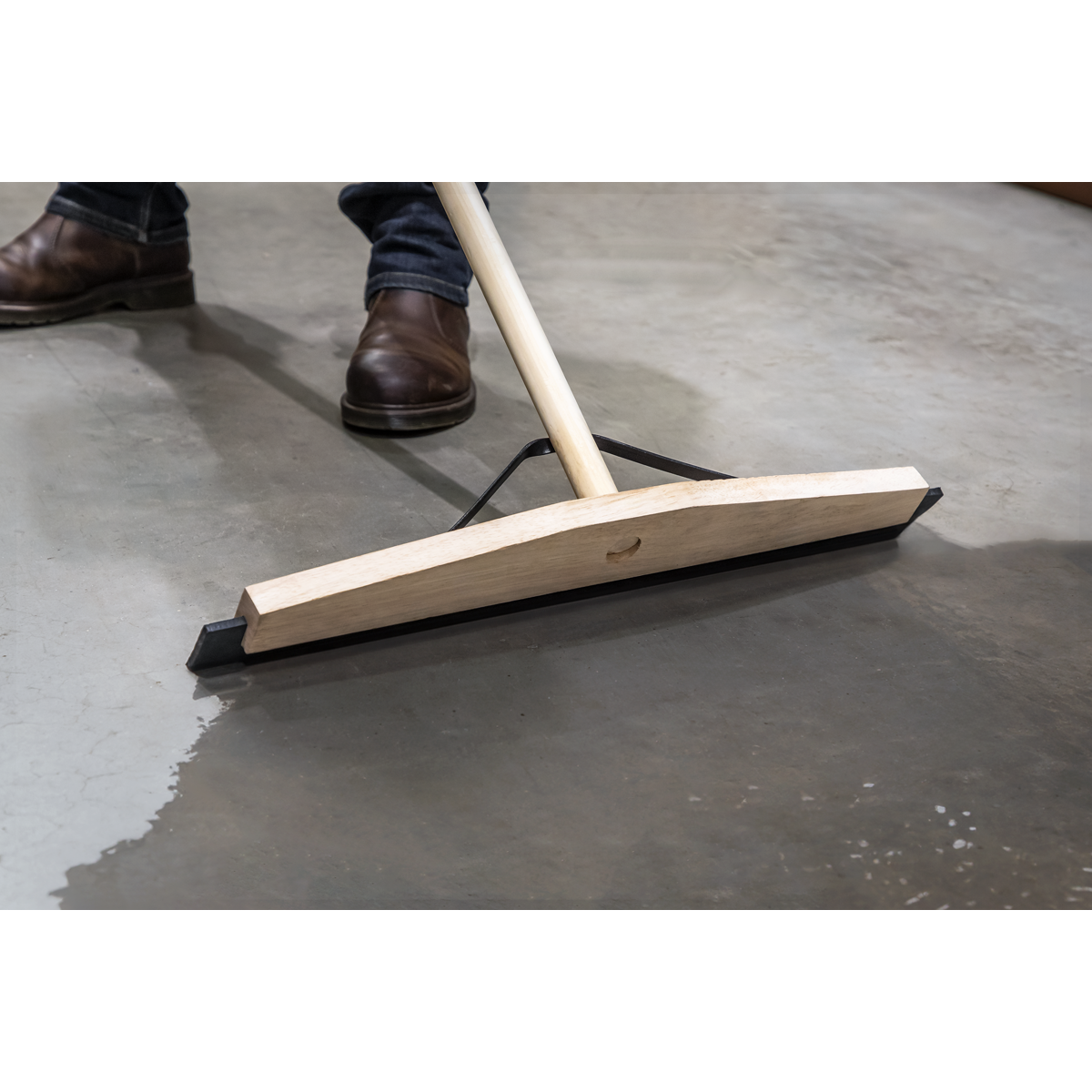 Sealey BM24RS Rubber Floor Squeegee with Wooden Handle 24"(600mm)