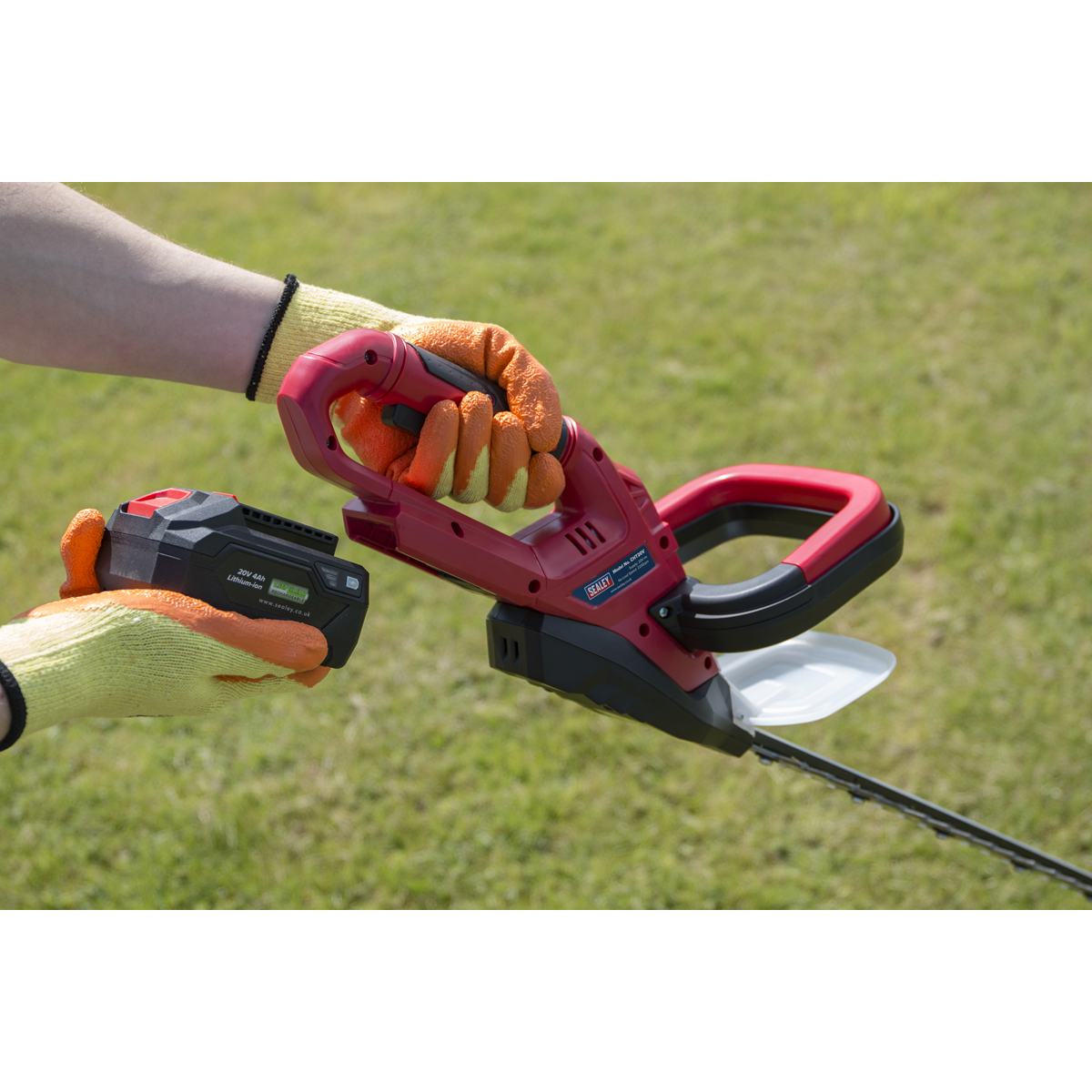 Sealey CHT20VCOMBO4 SV20 Series Cordless Hedge Trimmer 20V 4Ah with Battery & Charger