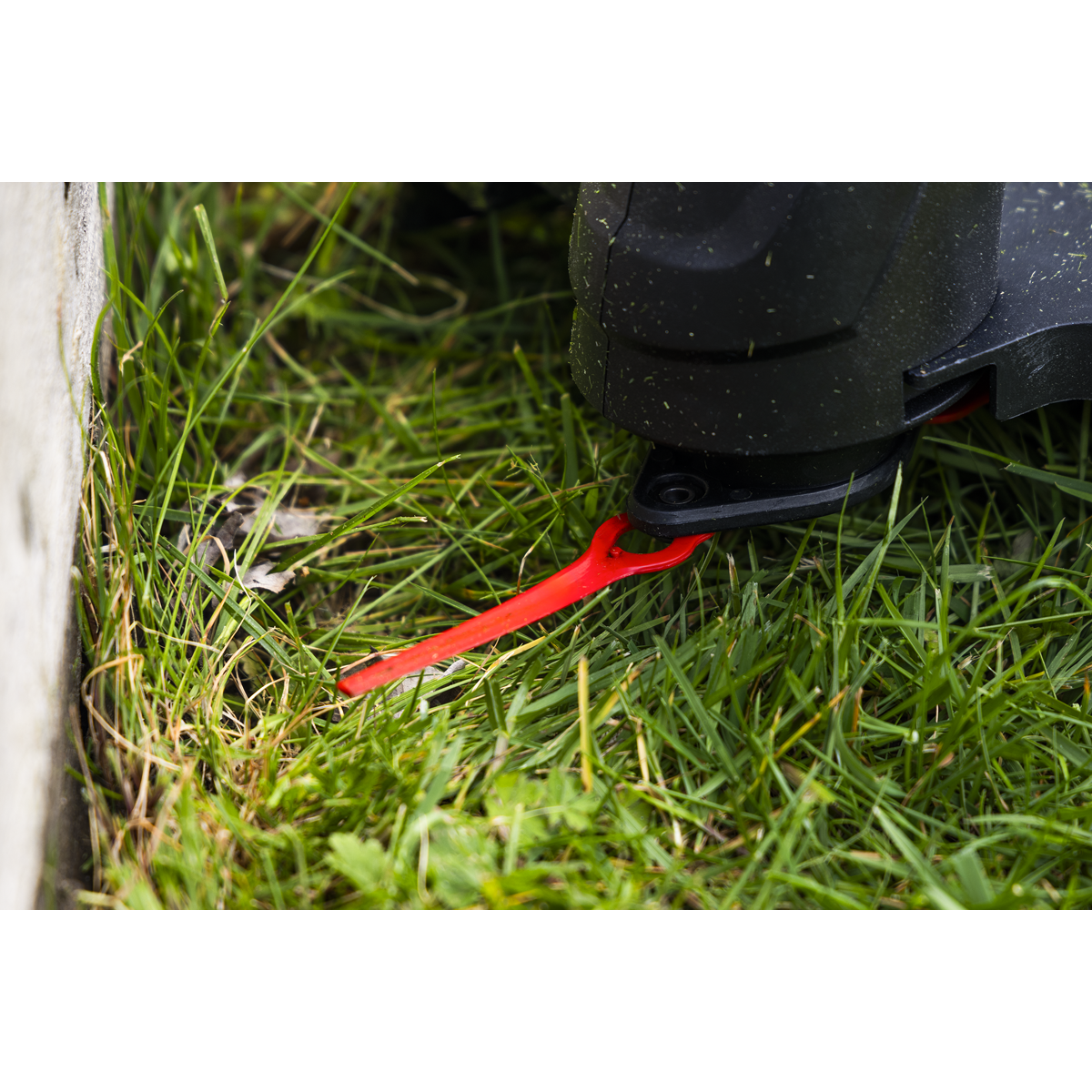 Sealey CP108VGSBO SV10.8 Series Cordless Grass Trimmer 10.8V - Body Only