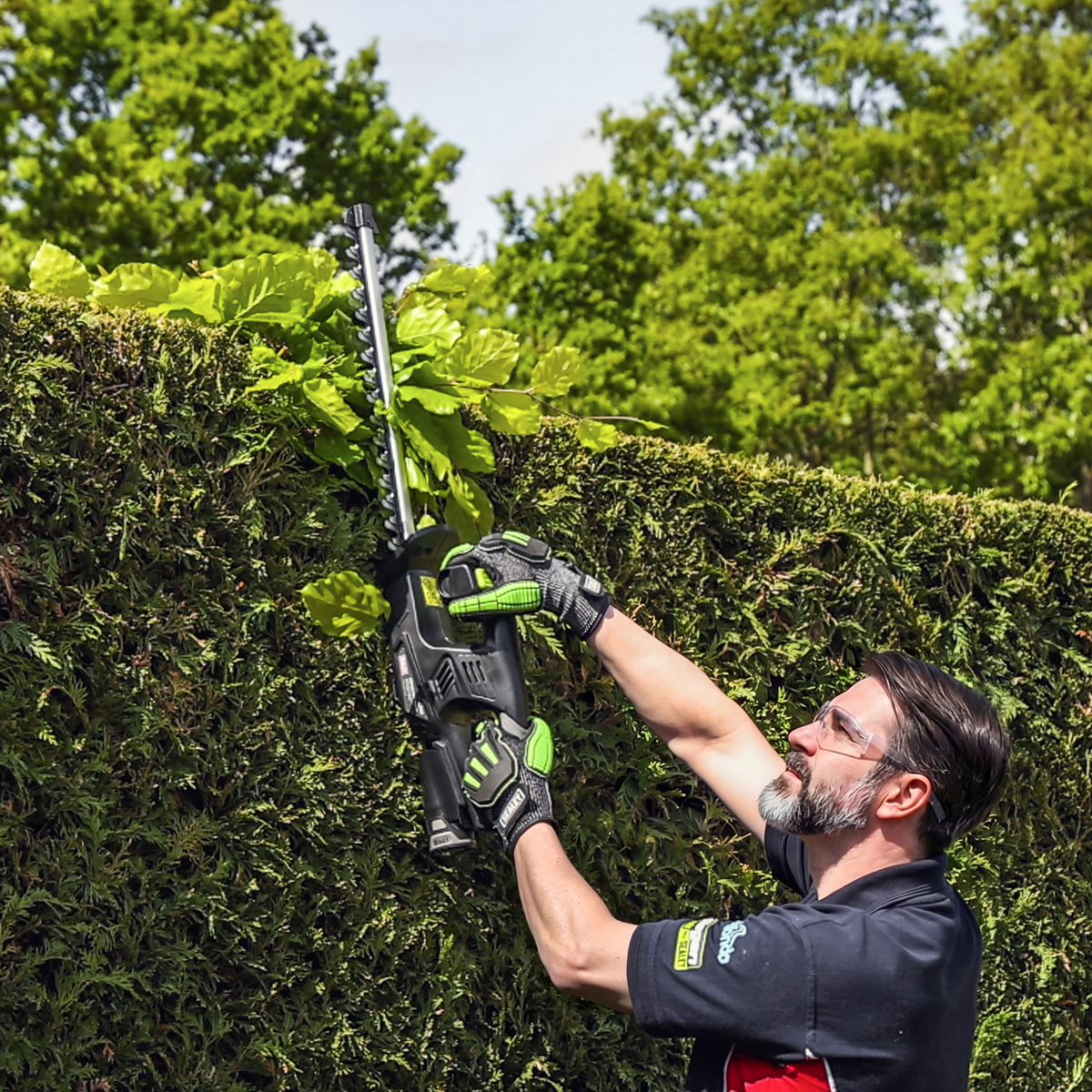 Sealey CP108VHT SV10.8 Series Cordless Hedge Trimmer Kit 10.8V 2Ah