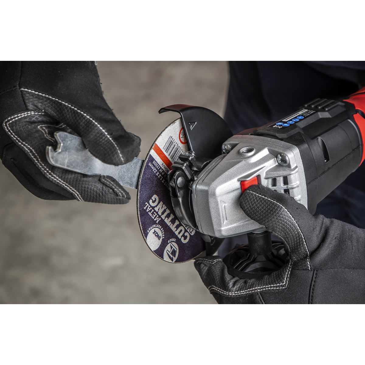 Sealey CP20VAGBKIT1 SV20 Series 115mm Cordless Angle Grinder Kit 20V 4Ah