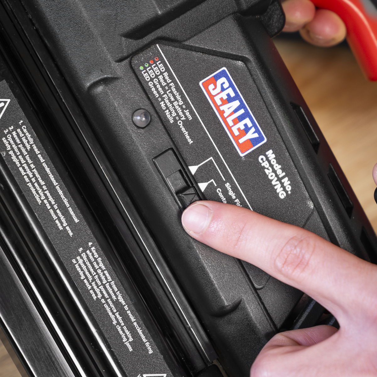 Sealey CP20VNGKIT1 SV20 Series Cordless Nail/Staple Gun Kit 18G 20V 2Ah