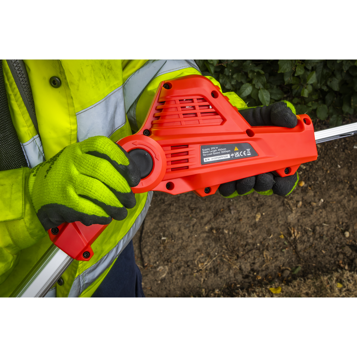 Sealey CP20VTP01 SV20 Series Cordless Telescopic Hedge Trimmer Kit 20V 2Ah