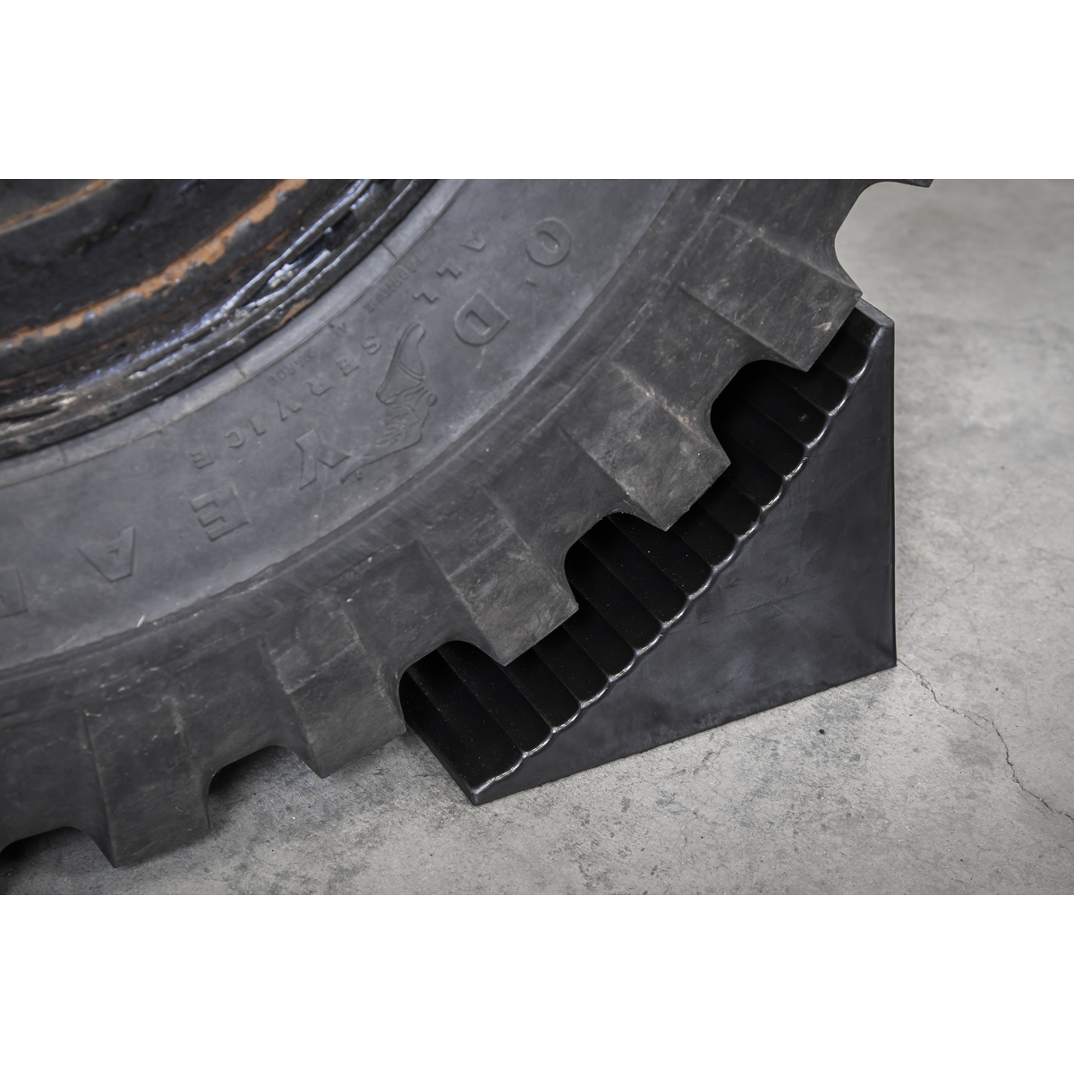 Sealey CWC01 Heavy-Duty Rubber Wheel Chock - Single
