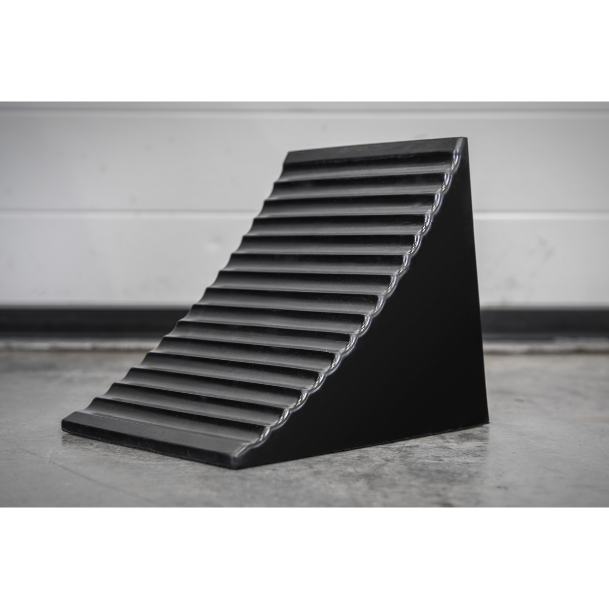 Sealey CWC01 Heavy-Duty Rubber Wheel Chock - Single