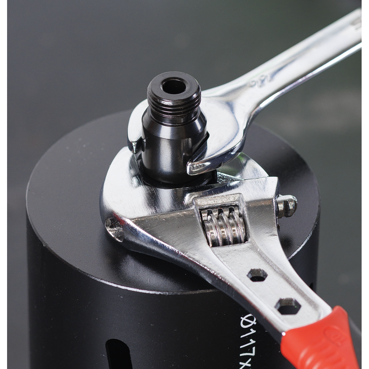 Sealey DCD01 Diamond Core Drill Adaptor with Through Hole 1/2"BSP Male to 1/2"BSP Male