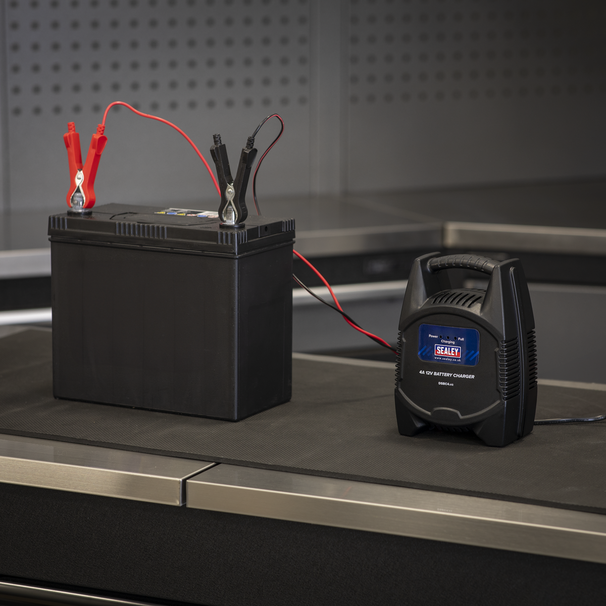 Sealey DSBC4 Battery Charger 12V 4A 230V