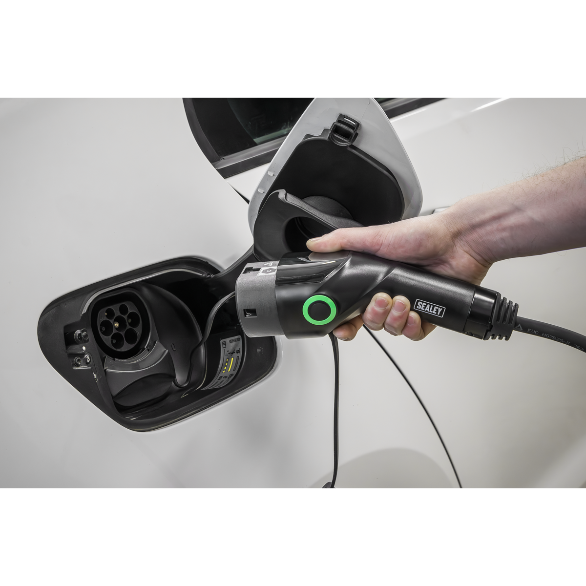 Sealey EVAC2 5m Adjustable (3.5kW) Type 2 to UK 3-Pin Plug Portable EV Charger