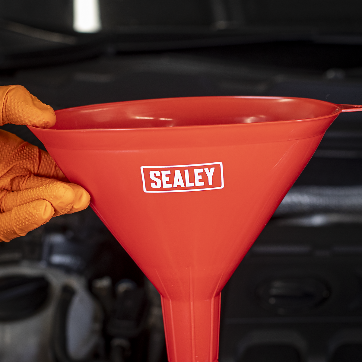 Sealey F7 Angled Spout Oval Funnel with Filter 200mm - Medium