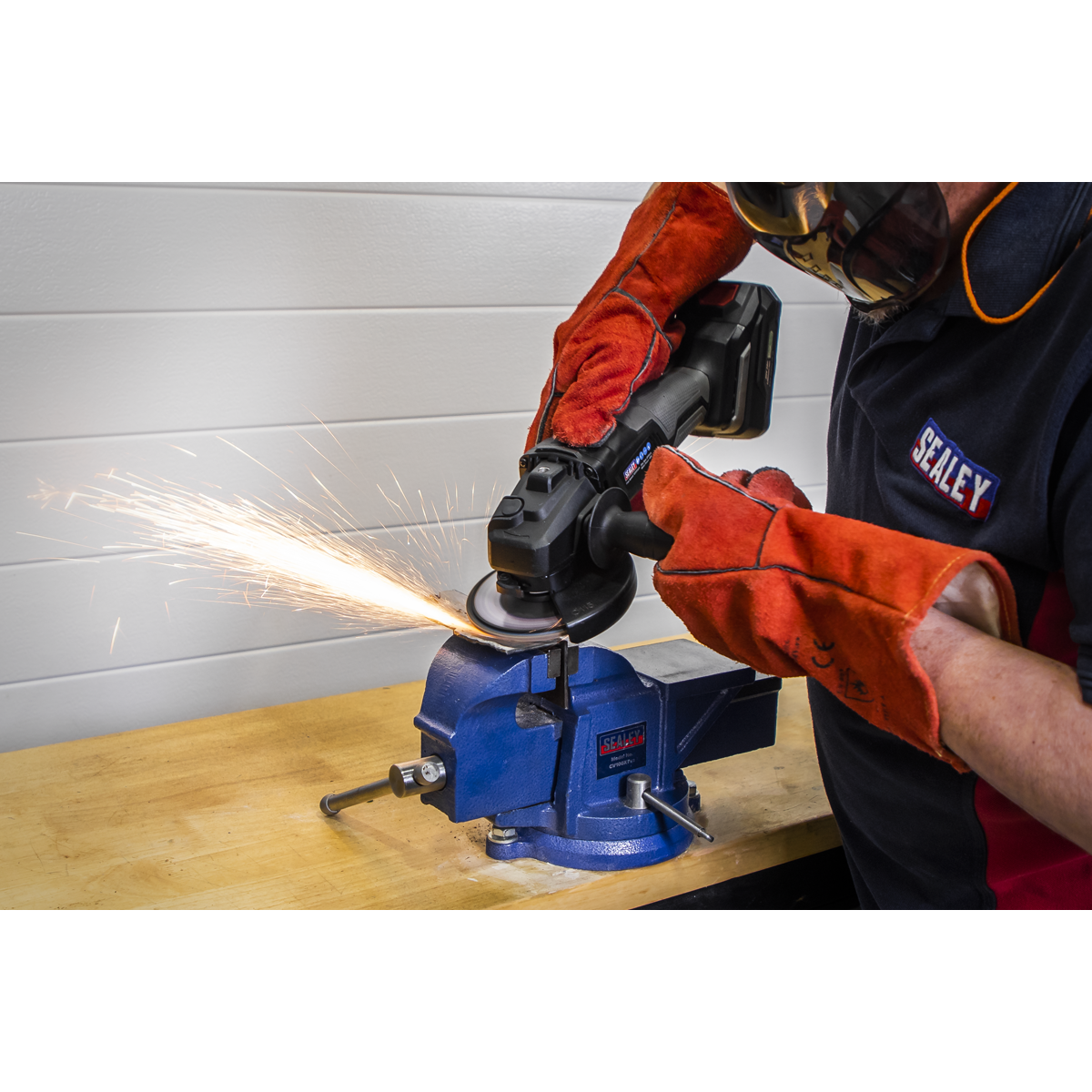 Sealey FD10040E 100mm Aluminium Oxide Flap Disc 40Grit 16mm Bore