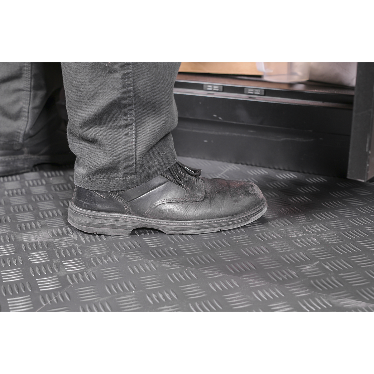Sealey FT1S Vinyl Floor Tile with Peel & Stick Backing Silver Treadplate - Pack of 16