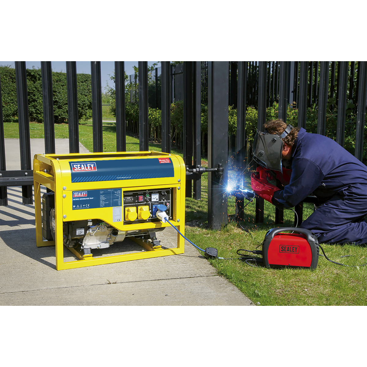 Sealey GG7500 6000W Generator 13hp 4-Stroke Engine 110/230V
