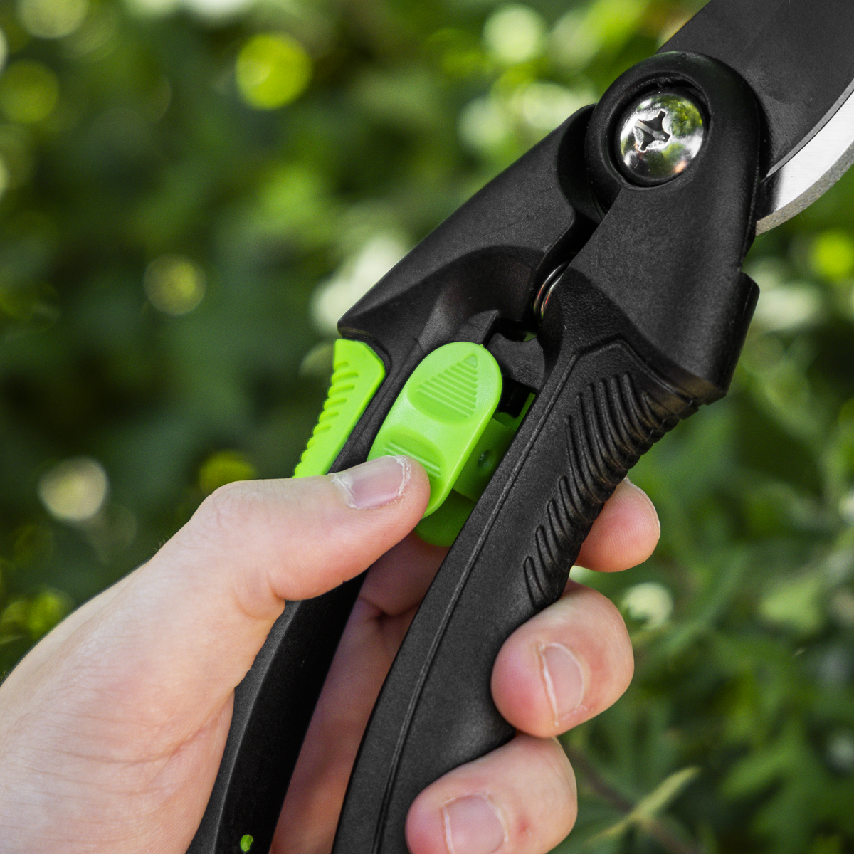 Sealey GTSG001 Bypass Secateurs with Soft Grip Handle, Safety Lock & Carbon Steel Blade, 208mm