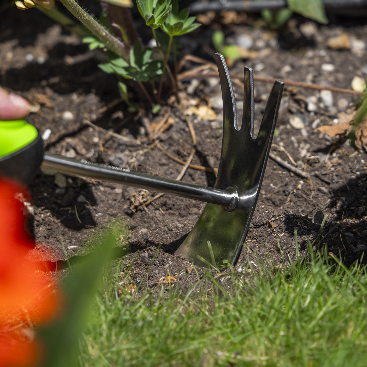 Sealey GTSG022 2-In-1 Garden Hand Tool with Soft Grip Handle & Stainless Steel Tines/Blade