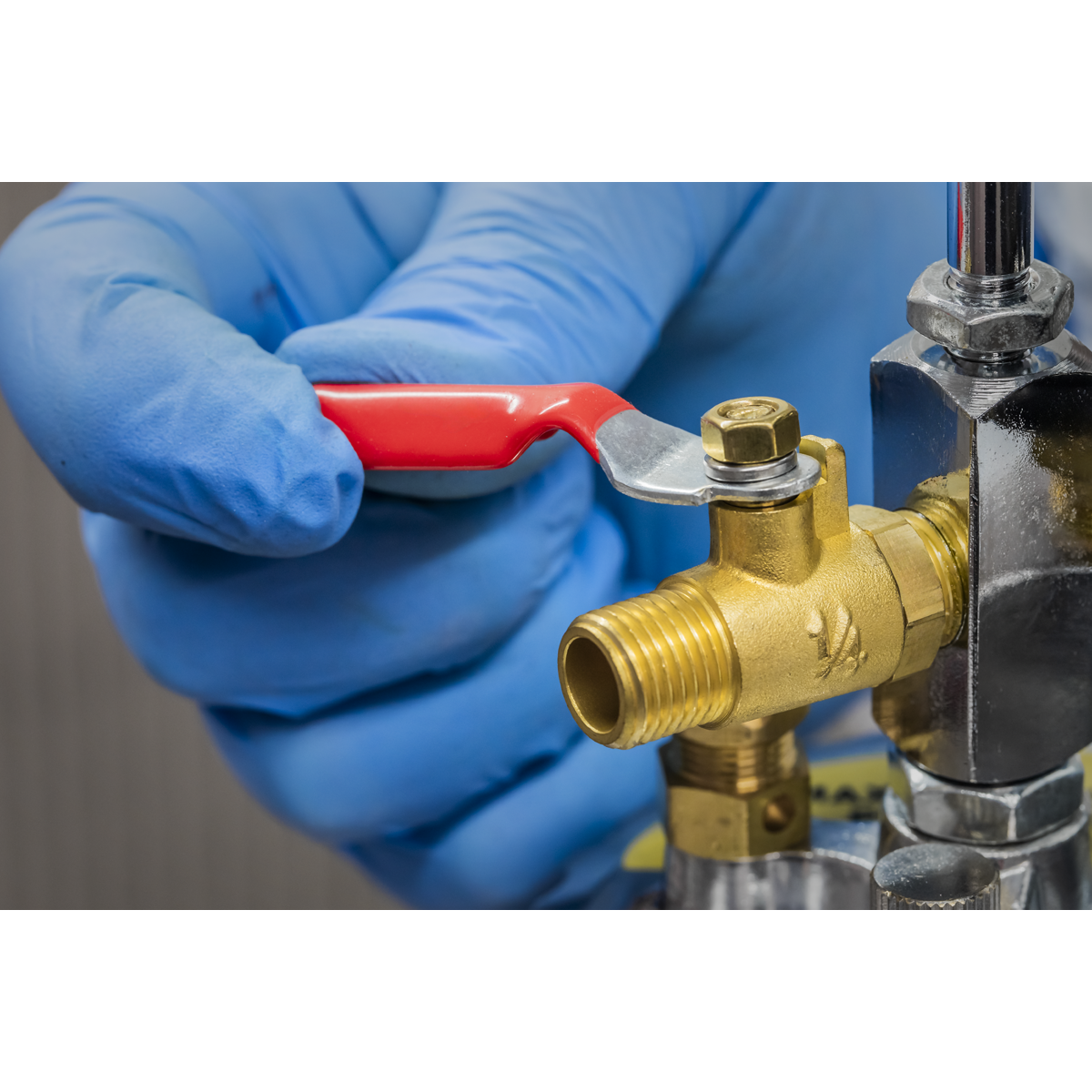 Sealey HVLP-79/P HVLP Pressure Pot System with Spray Gun & Hoses 1.7mm Set-Up