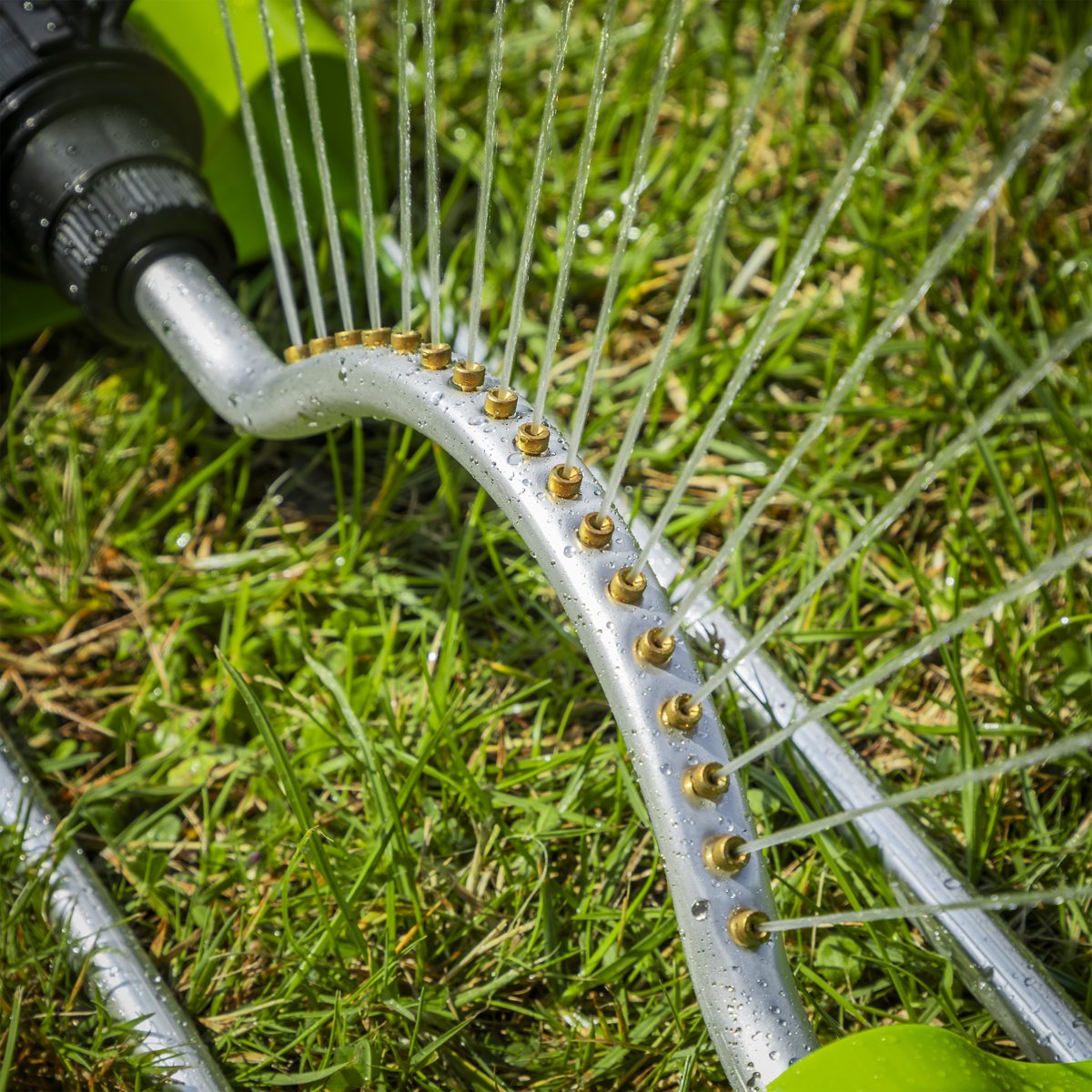 Sealey JS2122 Oscillating Water Sprinkler 17 Nozzles with Brass Heads