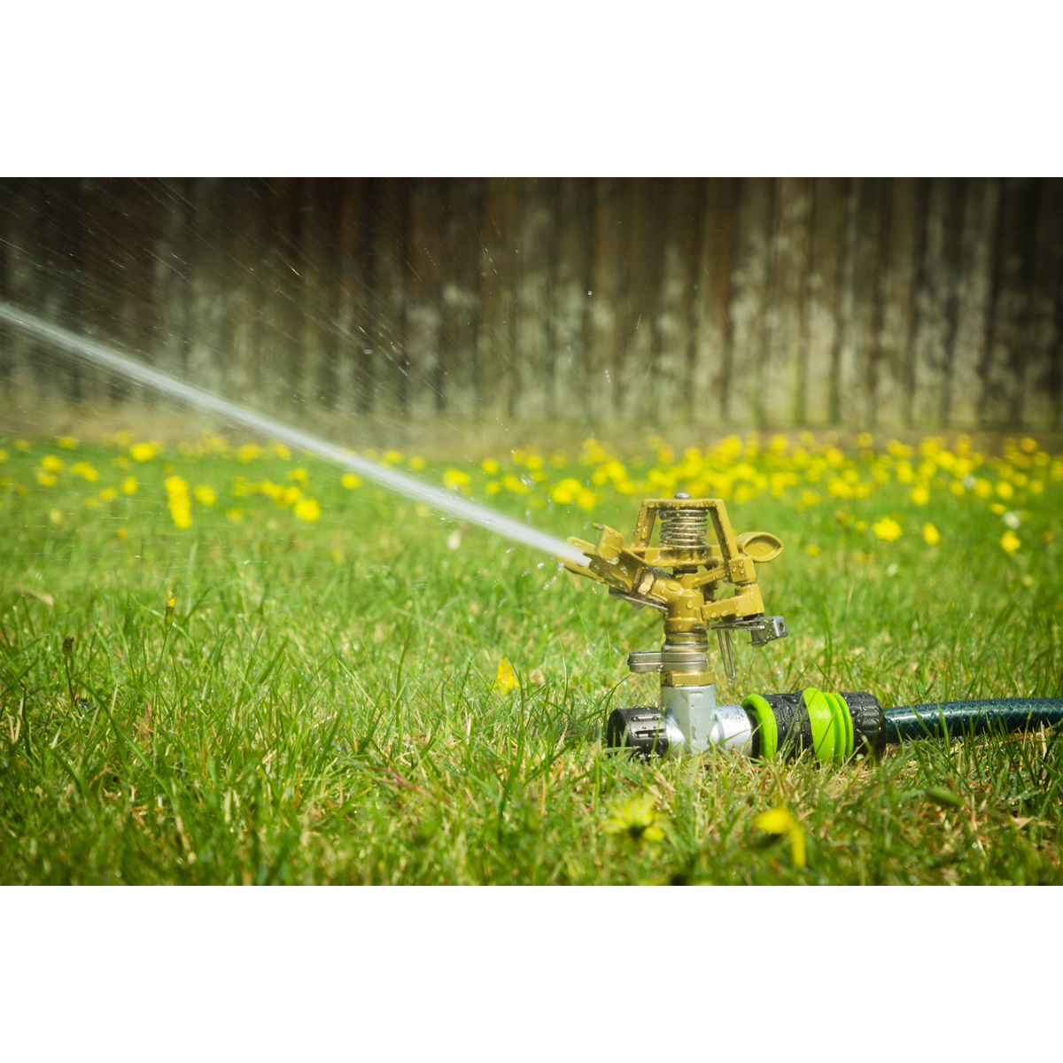 Sealey JS303 Pulsating Water Sprinkler on Metal Spike