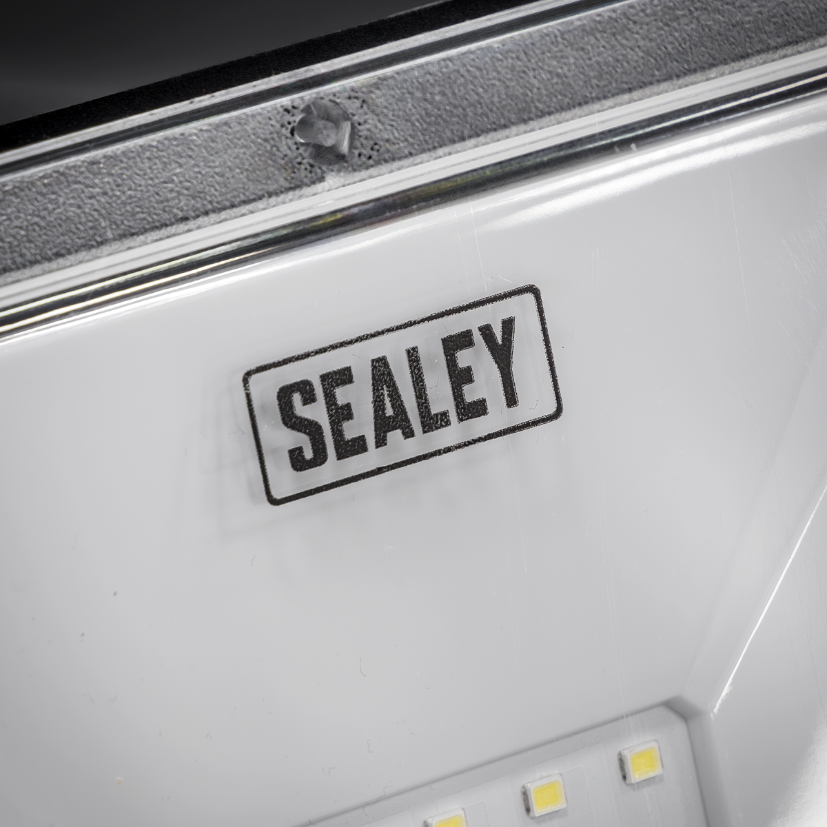 Sealey LED1800PB Rechargeable Portable Floodlight & Power Bank 20W SMD LED