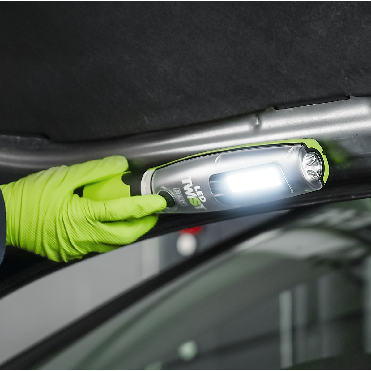 Sealey LED3001G Rechargeable LED Twist® Inspection Light 20W COB + 3W SMD, 3000lm, Magnetic Base & Power Bank