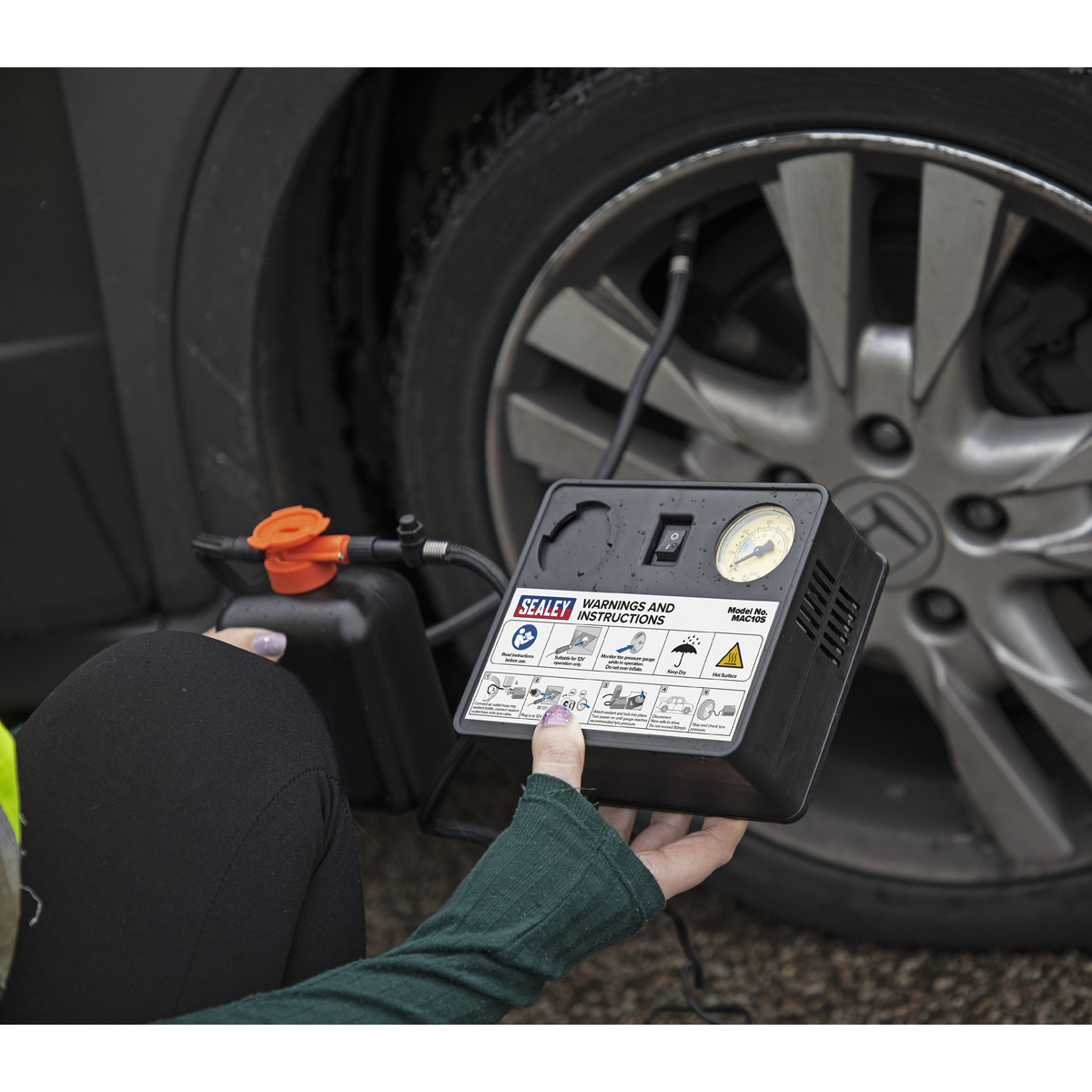 Sealey MAC10S Tyre Inflator & Emergency Puncture Sealant Kit 12V