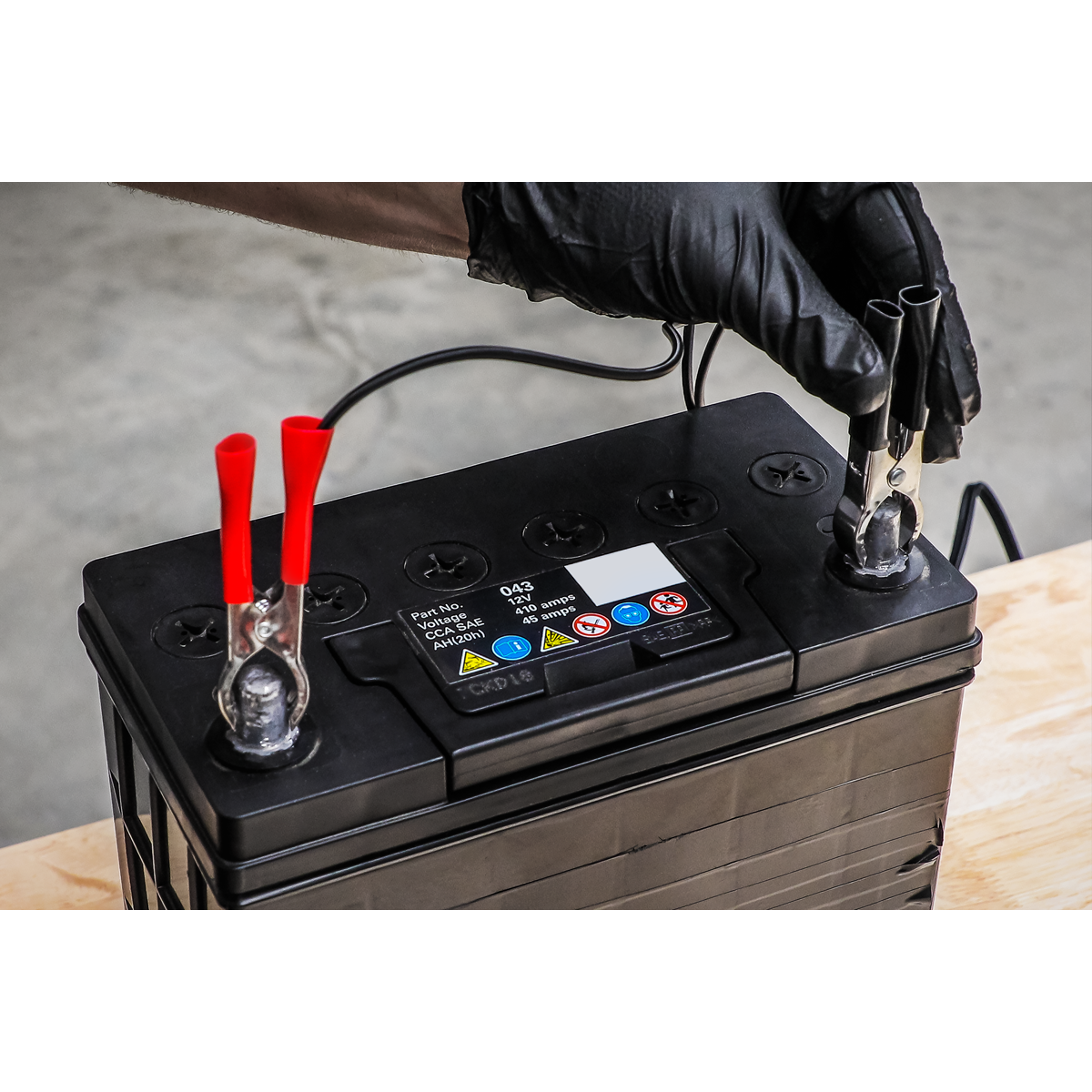 Sealey MBC420 6/12V 4 Bank Auto Maintenance Charger 8A (4 x 2A)