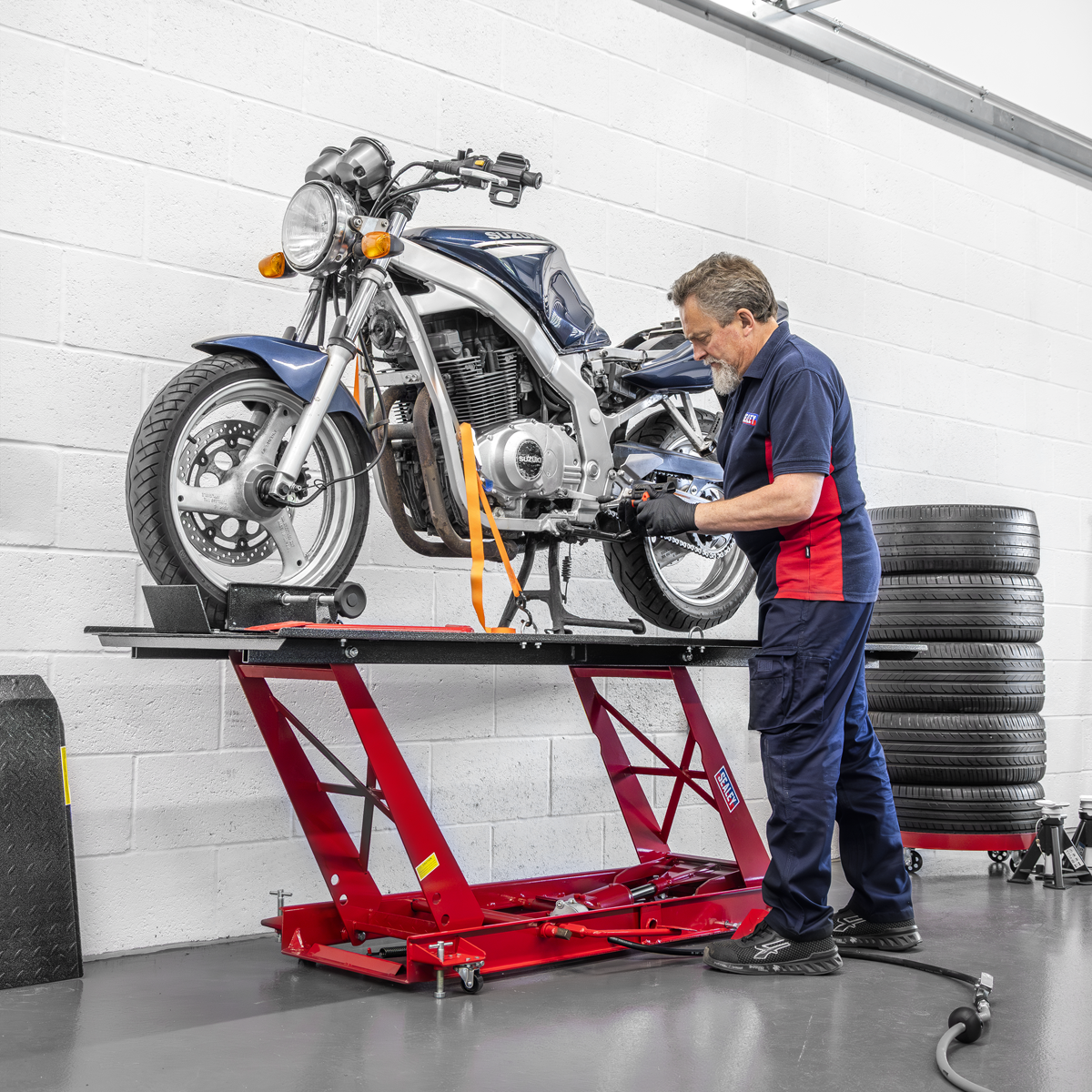 Sealey MC401A Air/Hydraulic Motorcycle Lift 454kg Capacity